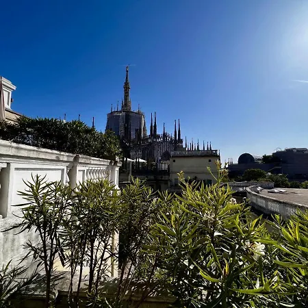 Ferienwohnung Big Duomo View Sailboat-Inspired Penthouse Mailand Exterior foto