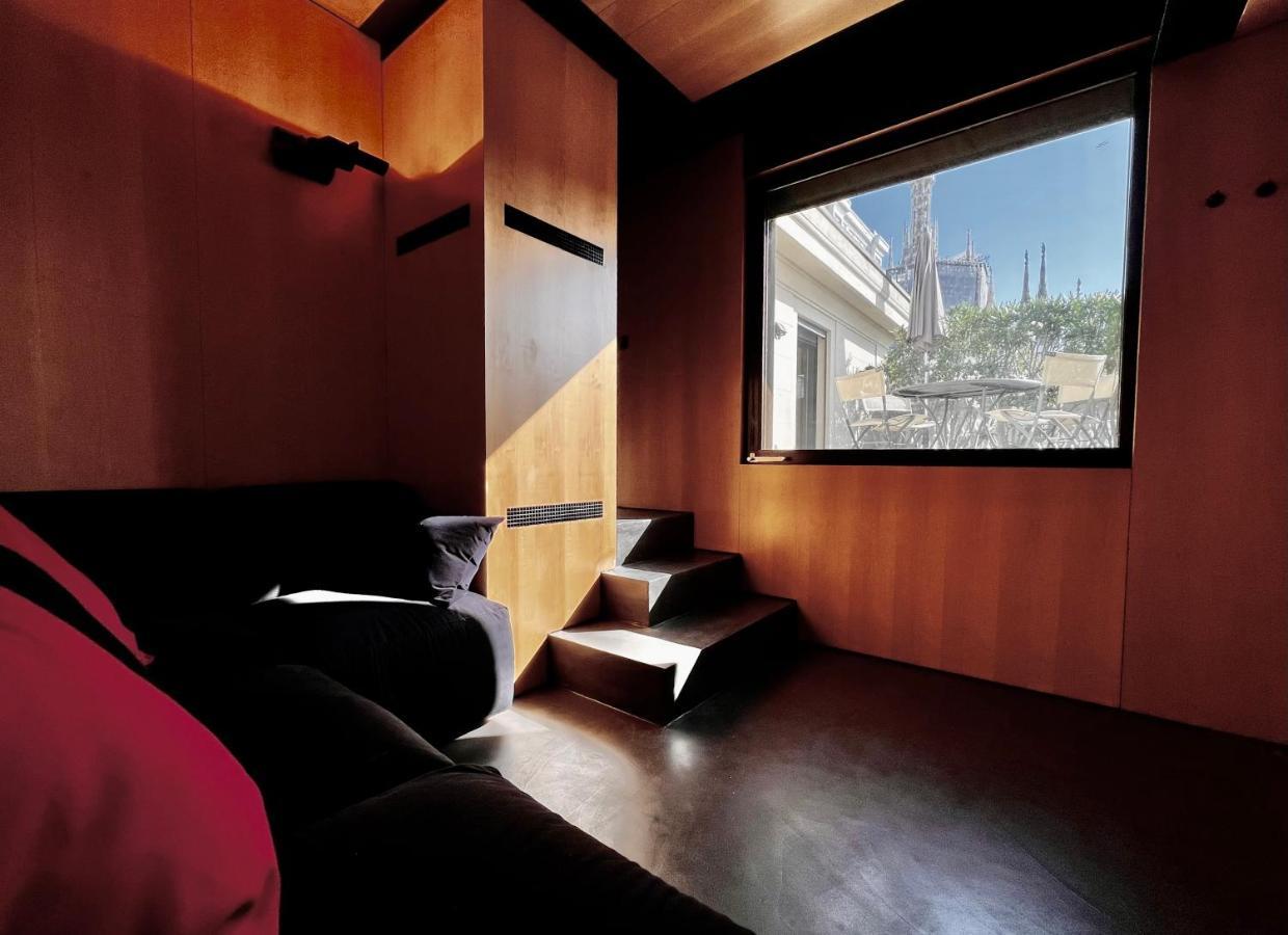 Big Duomo View Sailboat-inspired Penthouse Milaan